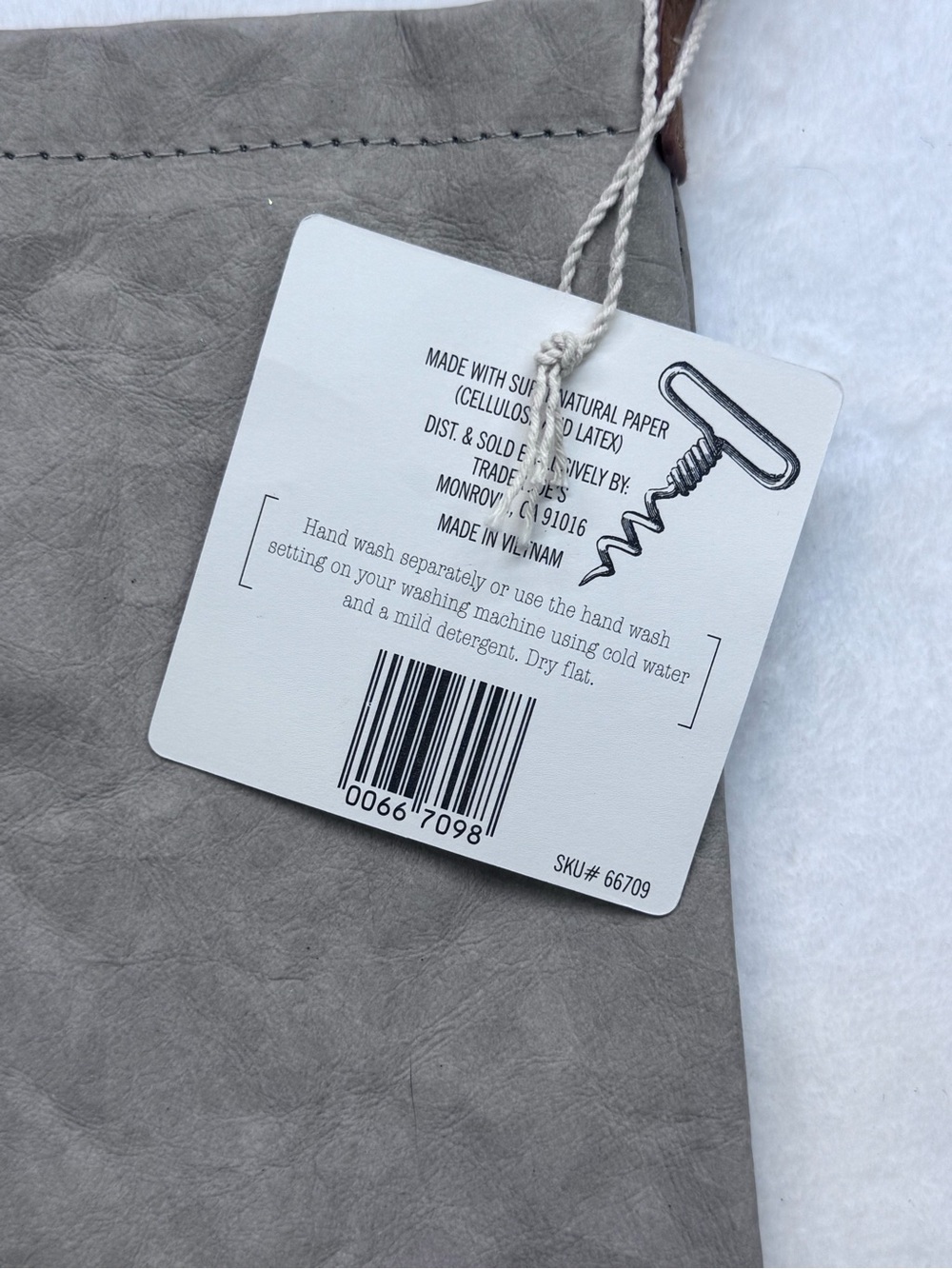 Trader Joe’s Washable Paper Wine Bag Reusable Grey Bottle Tote NWT - Picture 5 of 7